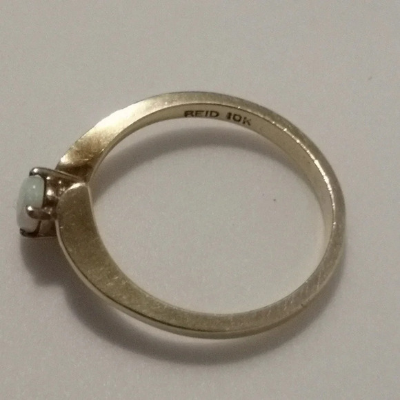 10k yellow gold natural  opal ring - Picture 2 of 4